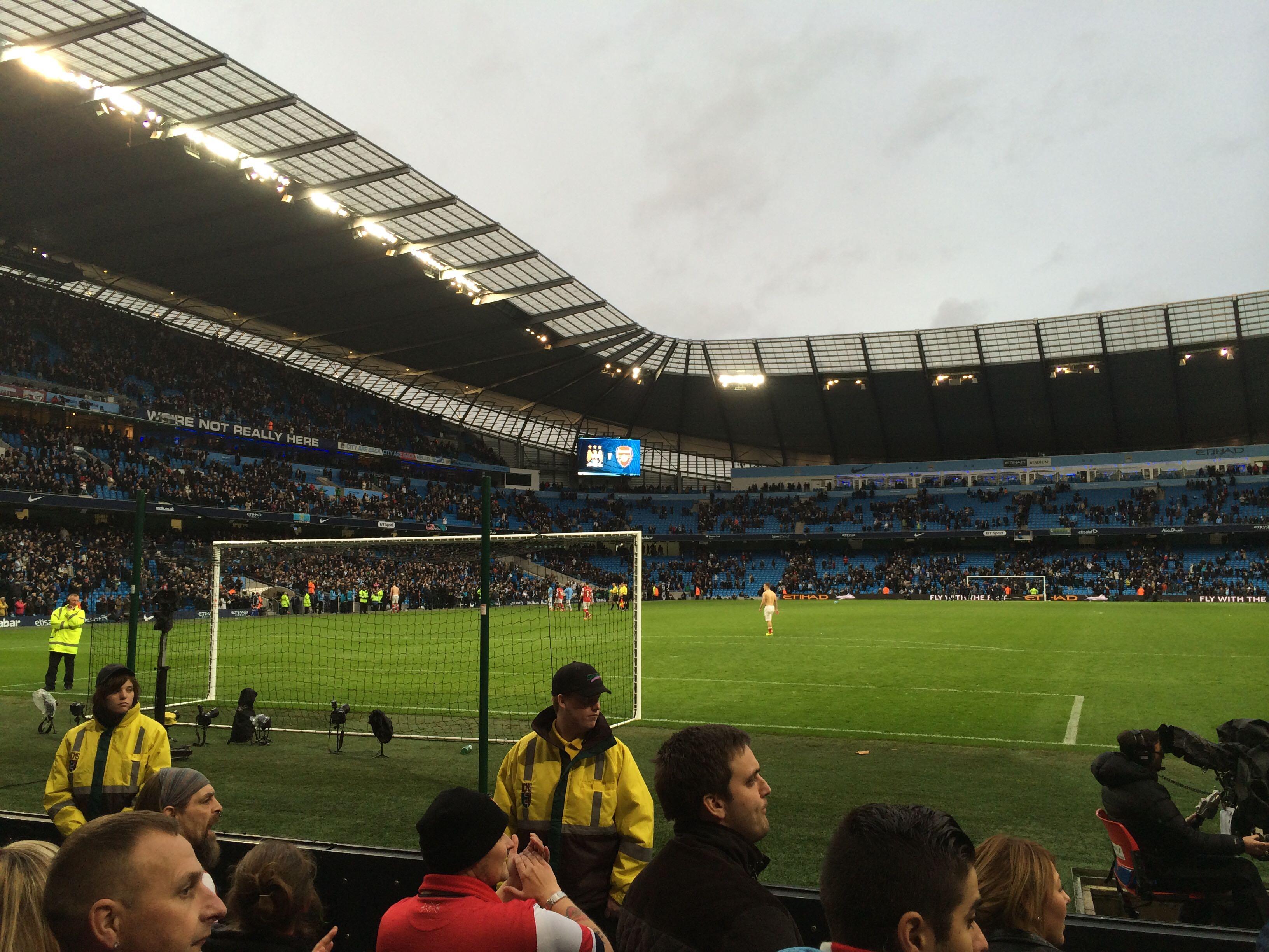 体育运动图片学生弘扬体育精神论文体育生张莽龙篮球鞋.