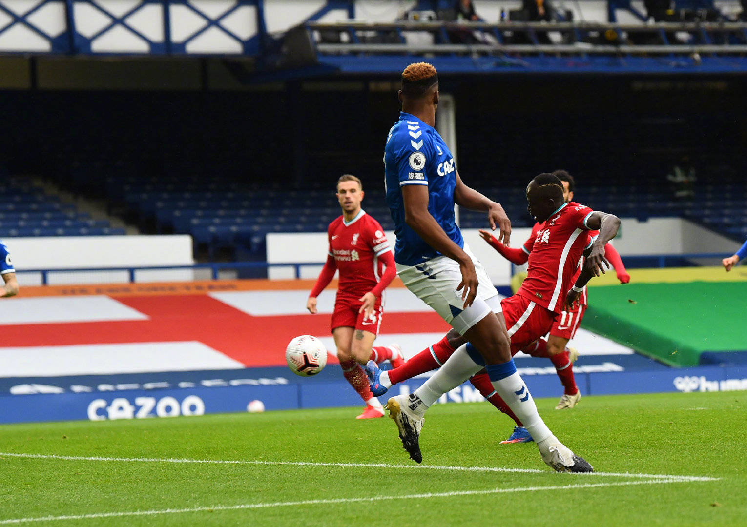 球场上得以 球场上得以